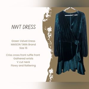 NWT MAISON TARA GREEN VELVET DRESS - SIZE 16
